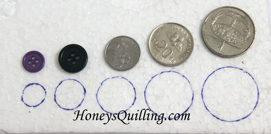 Make your own circle sizing guide or template for paper quilling with this free tutorial from Honey's Quilling